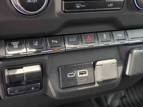 New 2025 Chevrolet Silverado 3500 W/T image 28