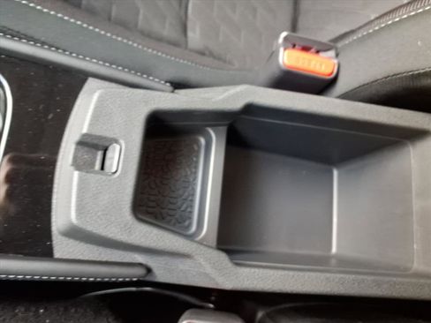 Used 2024 Nissan Kicks SV image 28