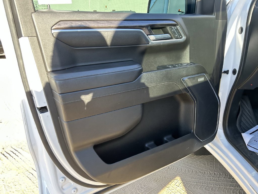 Certified 2023 Chevrolet Silverado 1500 LTZ w/ Technology Package AWD/4WD image 21