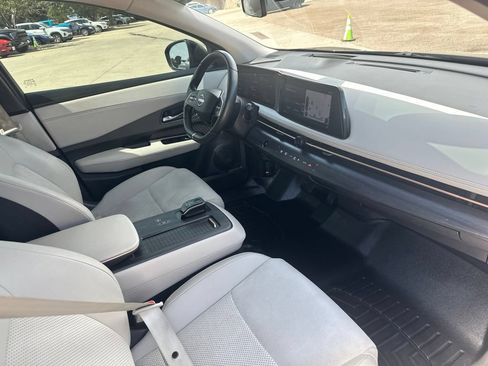 Used 2023 Nissan Ariya AWD image 30