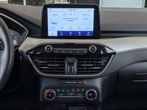 Used 2020 Ford Escape SE FWD image 17