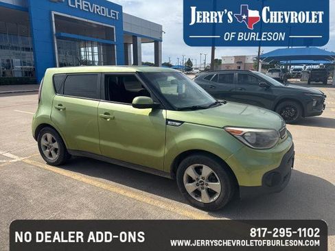 Used 2018 Kia Soul w/ Convenience Package FWD image 4