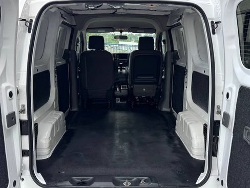 Used 2020 Nissan NV200 SV w/ Back Door Glass Package FWD image 10