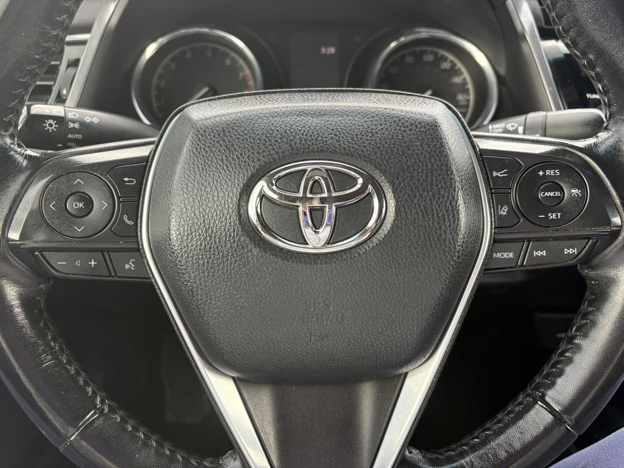 Used 2020 Toyota Camry SE FWD image 13