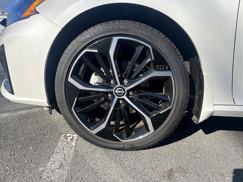 New 2025 Nissan Altima 2.5 SR image 8