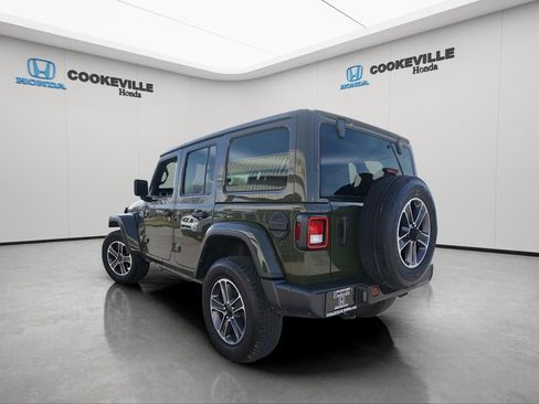 Used 2023 Jeep Wrangler Sahara image 9