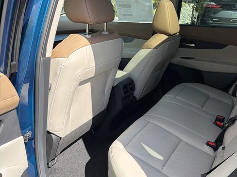 New 2026 Nissan Murano Platinum AWD/4WD image 17