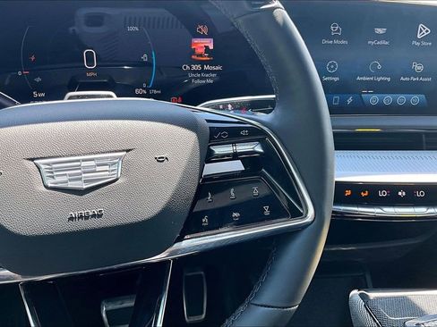 Certified 2025 Cadillac Optiq Sport 2 w/ LPO, Floor Liner Package AWD/4WD image 12