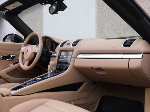 Used 2016 Porsche Boxster image 36
