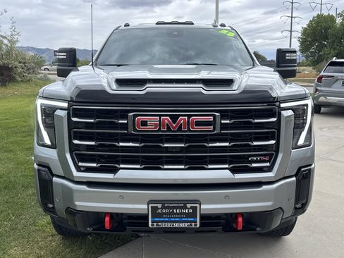 Used 2025 GMC Sierra 3500 AT4 w/ AT4 Premium Plus Package AWD/4WD image 11