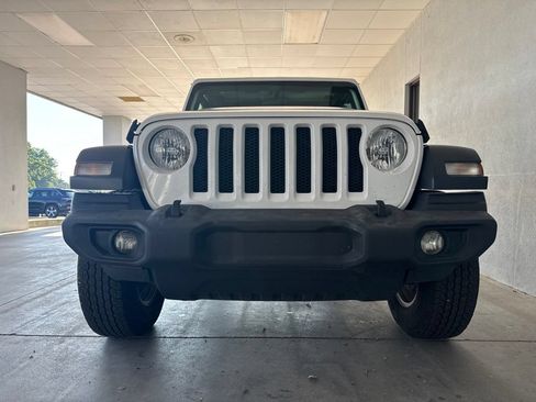 Used 2019 Jeep Wrangler Unlimited Sport S AWD/4WD image 3