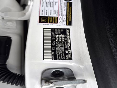 Used 2025 Mercedes-Benz GLC 43 AMG 4MATIC image 30