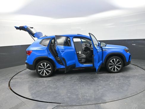 Used 2023 Volkswagen Taos SE FWD image 38