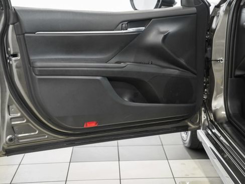 Used 2024 Toyota Camry SE w/ Cold Weather Package FWD image 35
