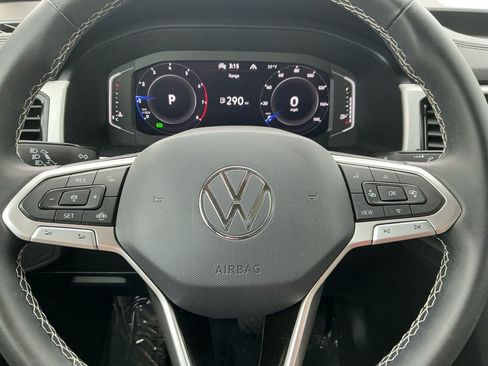 Used 2023 Volkswagen Atlas SE w/ Panoramic Sunroof Package image 18