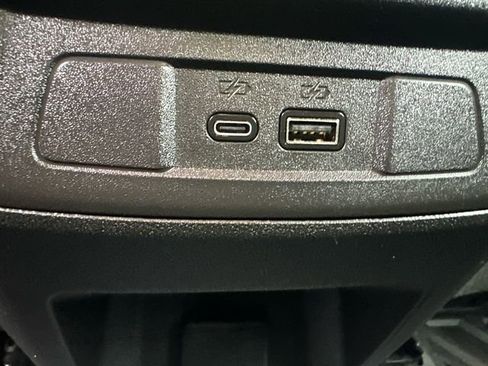 Used 2024 GMC Canyon Elevation w/ Convenience Package AWD/4WD image 17
