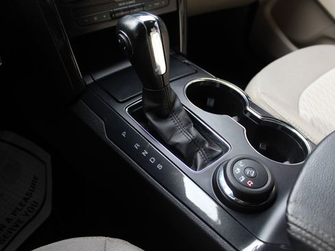 Used 2019 Ford Explorer 4WD w/ Class III Trailer Tow Package image 18