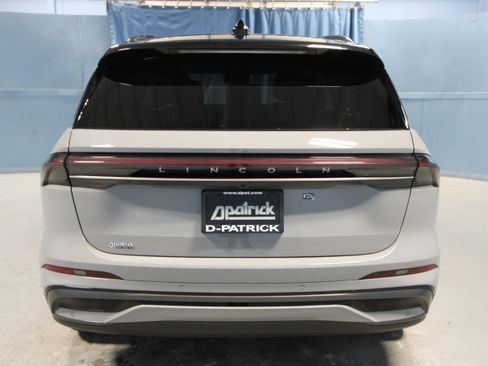 New 2026 Lincoln Nautilus Reserve w/ Jet Appearance Package image 37