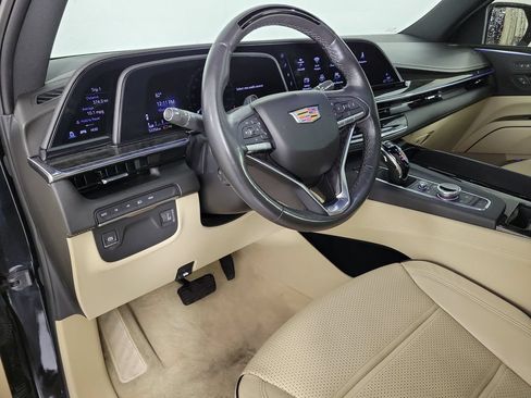 Used 2024 Cadillac Escalade Premium Luxury AWD/4WD image 19