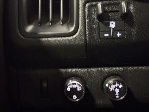 Used 2019 Chevrolet Colorado ZR2 AWD/4WD image 18