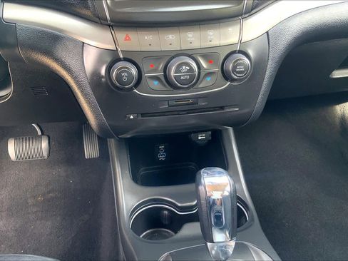 Used 2019 Dodge Journey Crossroad image 32