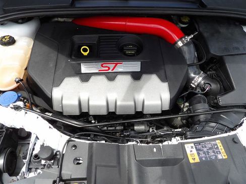 Used 2018 Ford Focus ST image 24