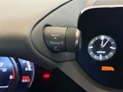 Certified 2022 Lexus ES 350 F Sport image 29