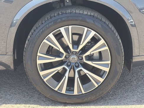 Used 2021 Volvo XC90 T6 Momentum w/ Climate Package AWD/4WD image 9