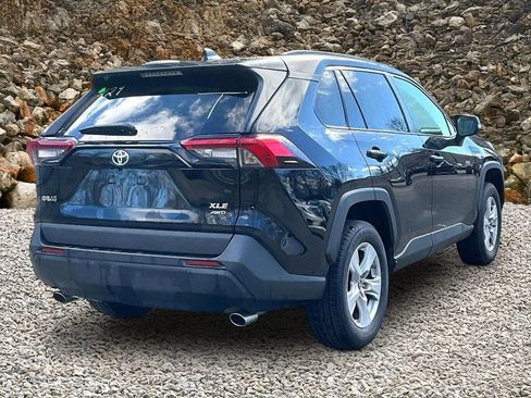 Used 2019 Toyota RAV4 XLE image 2