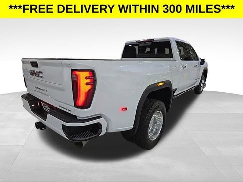New 2026 GMC Sierra 3500 Denali w/ Denali Reserve Package image 7