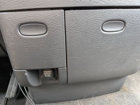 Used 2004 Dodge Ram 1500 Truck ST image 17