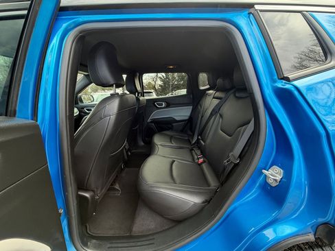 Used 2025 Jeep Compass Limited image 27