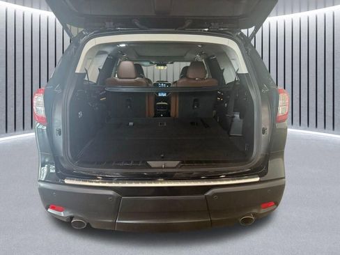 Certified 2024 Subaru Ascent Touring w/ Popular Package #2 image 9