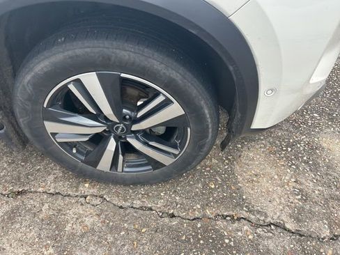 Used 2023 Nissan Rogue Platinum w/ Platinum Premium Package FWD image 10