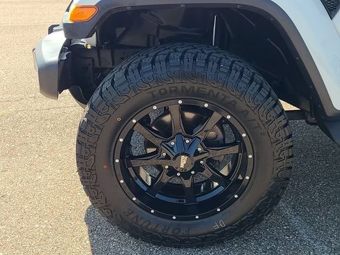 Used 2021 Jeep Wrangler Unlimited Sahara w/ Uconnect 4C Nav & Sound Group AWD/4WD image 10