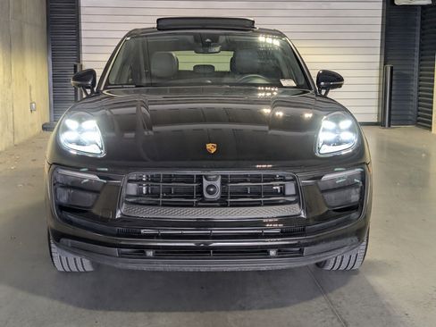 Used 2025 Porsche Macan image 12