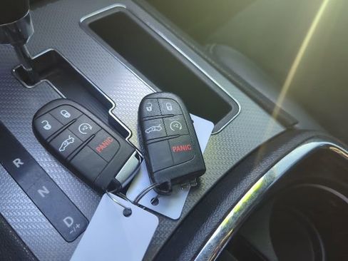 Used 2014 Dodge Charger R/T image 39