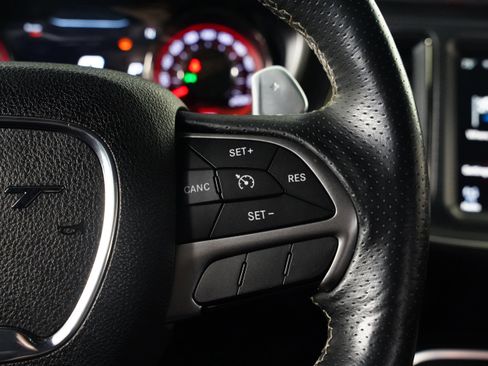 Used 2016 Dodge Challenger SRT Hellcat image 41