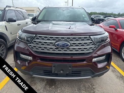 Used 2022 Ford Explorer Limited w/ Equipment Group 301A image 2