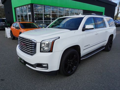 Used 2018 GMC Yukon XL SLT w/ Premium Edition image 3