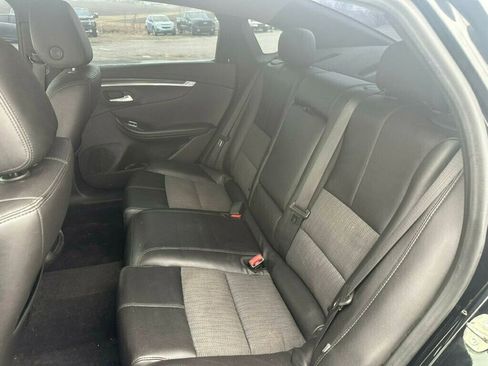 Used 2019 Chevrolet Impala LT FWD image 10