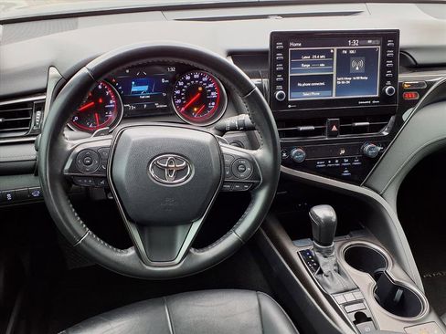 Used 2022 Toyota Camry XSE image 13