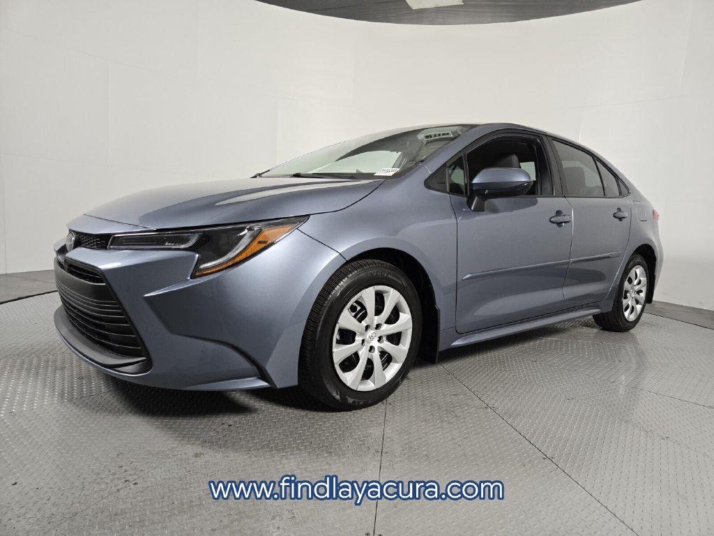 Used 2025 Toyota Corolla LE FWD image 2