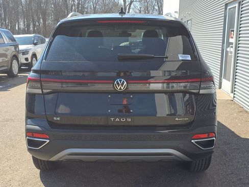New 2026 Volkswagen Taos SE AWD/4WD image 5