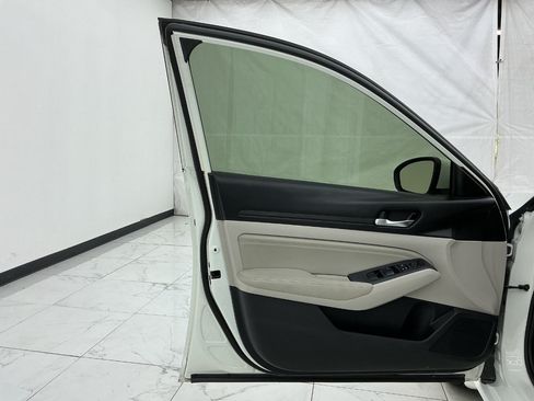 Used 2019 Nissan Altima 2.5 S FWD image 18