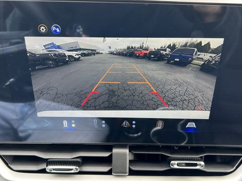 Used 2026 Chevrolet Equinox LT w/ Safety and Technology Package AWD/4WD image 13