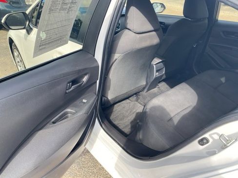 Used 2022 Toyota Corolla LE image 20