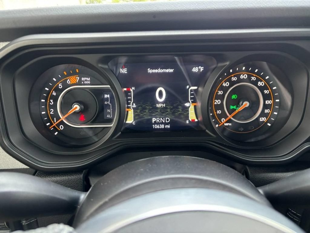 Used 2026 Jeep Wrangler Unlimited Sahara AWD/4WD image 23