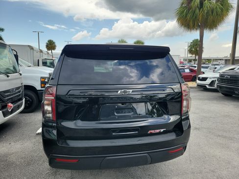 Used 2023 Chevrolet Suburban RST w/ Luxury Package RWD image 3