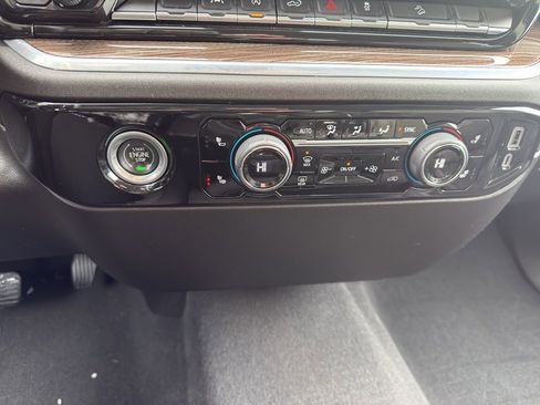 Used 2022 Chevrolet Silverado 1500 RST image 22